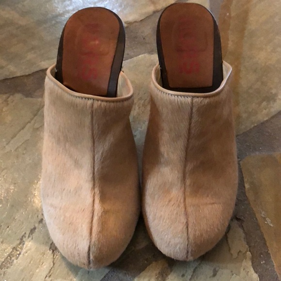 Mules with heels in calf skin - Picture 3 of 4